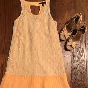 JESSICA SIMPSON - PEACH 🍑 DRESS with LACE